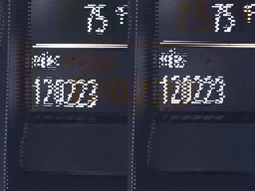 Used 2012 Volkswagen GTI PZEV image 17