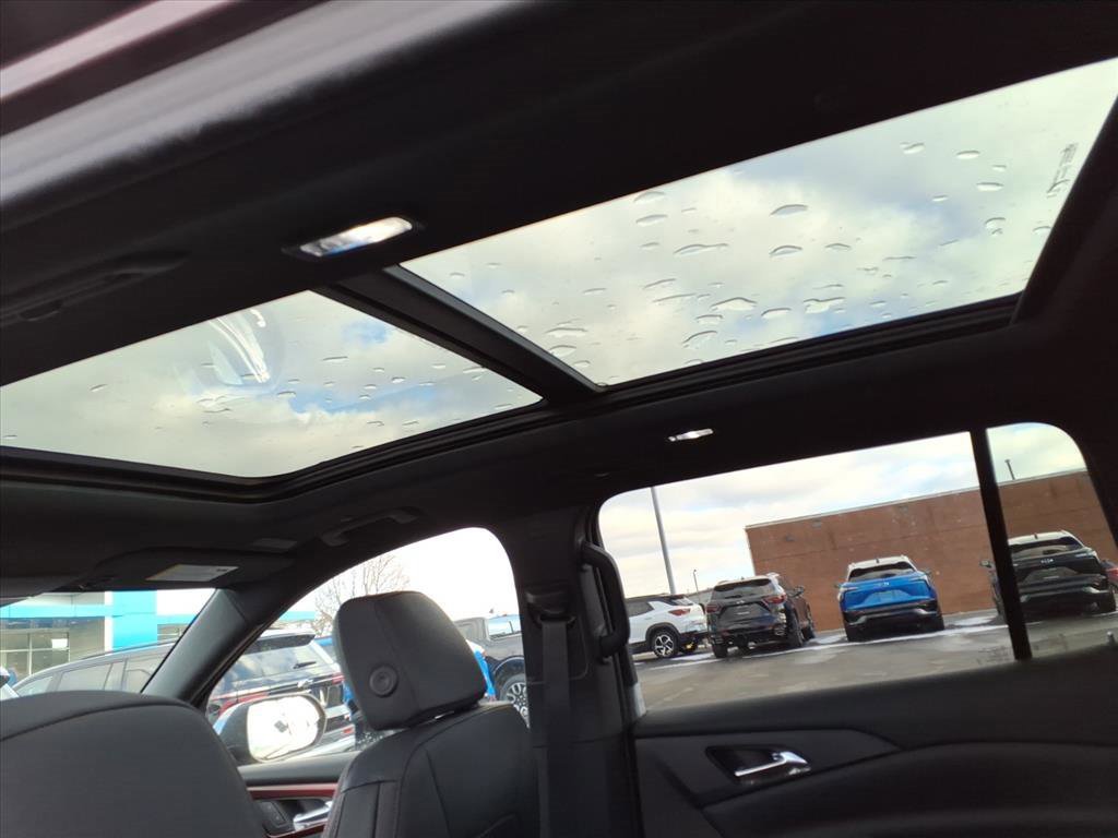 New 2026 Chevrolet Traverse RS w/ LPO, Floor Liner Package image 7