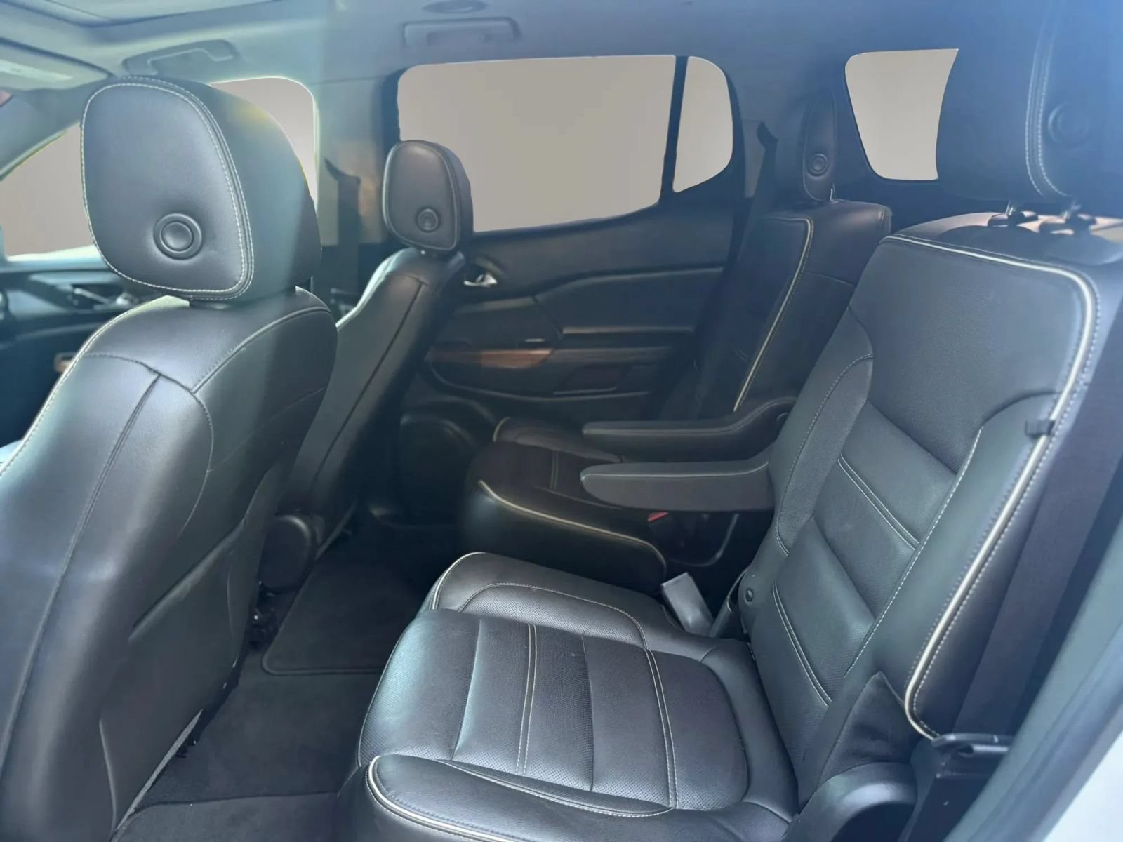 Used 2019 GMC Acadia Denali w/ Technology Package FWD image 18