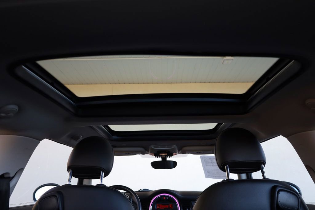 Used 2014 MINI Cooper 2-Door Hardtop image 16