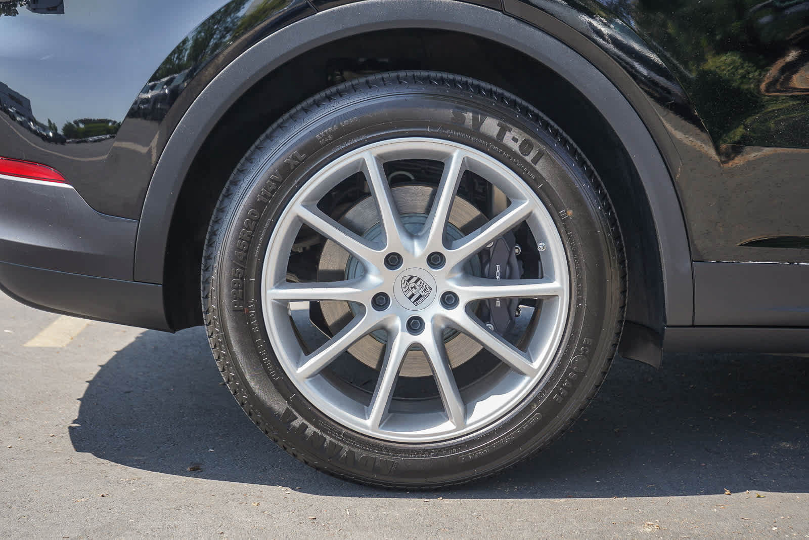 Used 2024 Porsche Cayenne AWD/4WD image 8