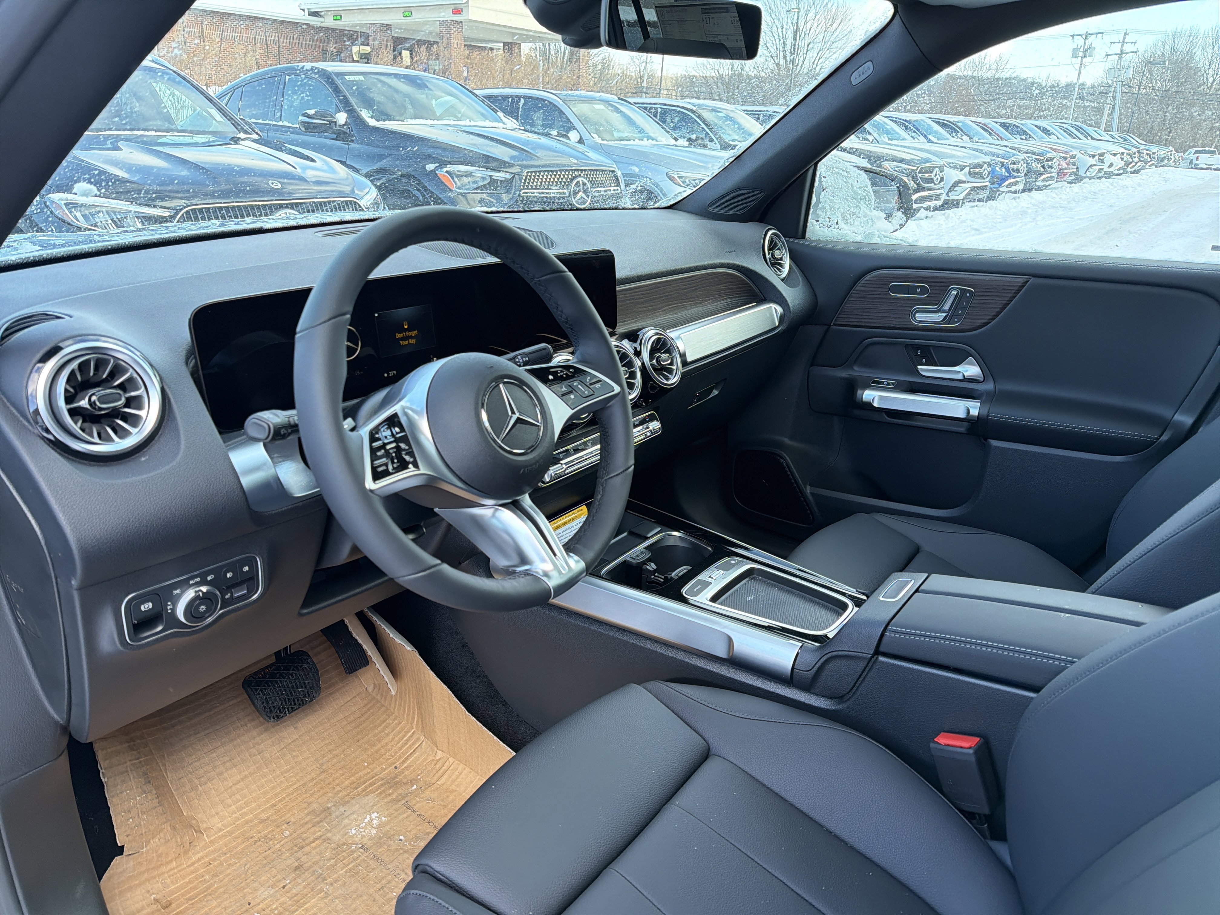 New 2026 Mercedes-Benz GLB 250 4MATIC image 9