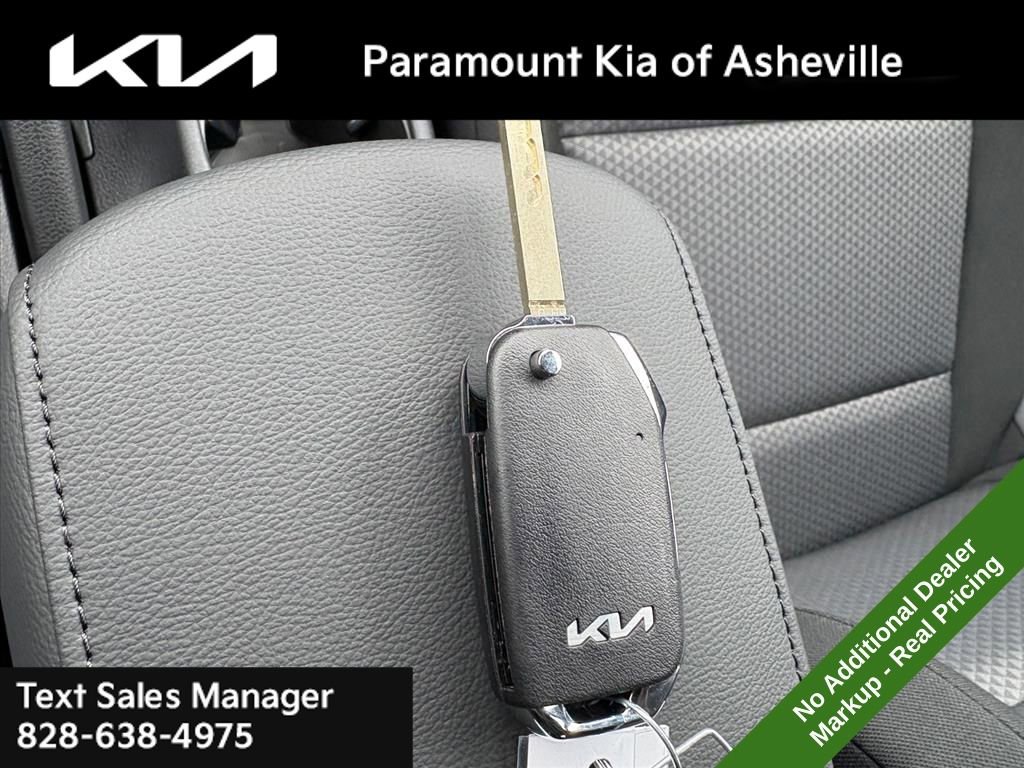 New 2025 Kia Soul LX w/ LX Technology Package image 28