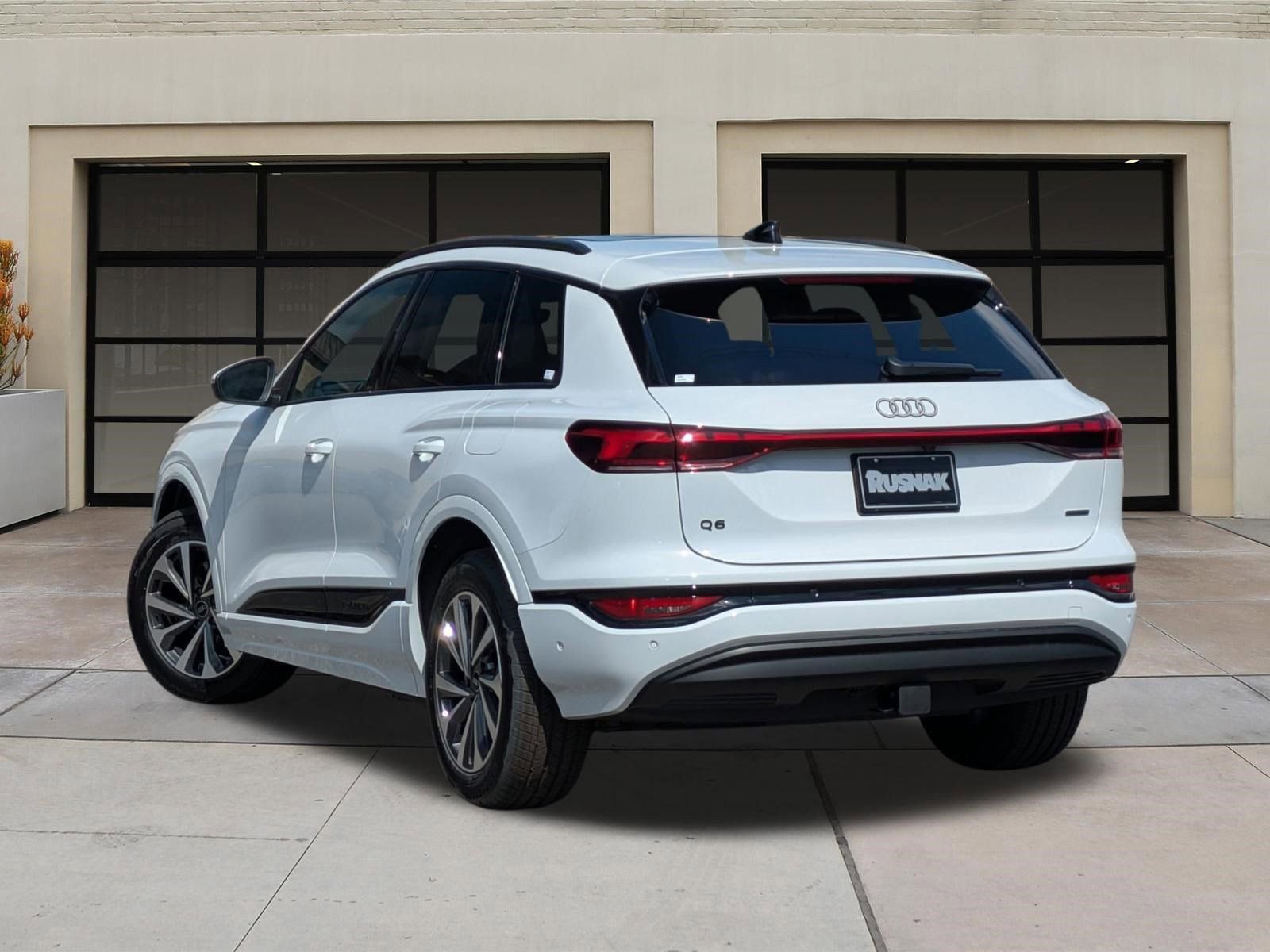 New 2025 Audi Q6 e-tron Premium Plus AWD/4WD image 3