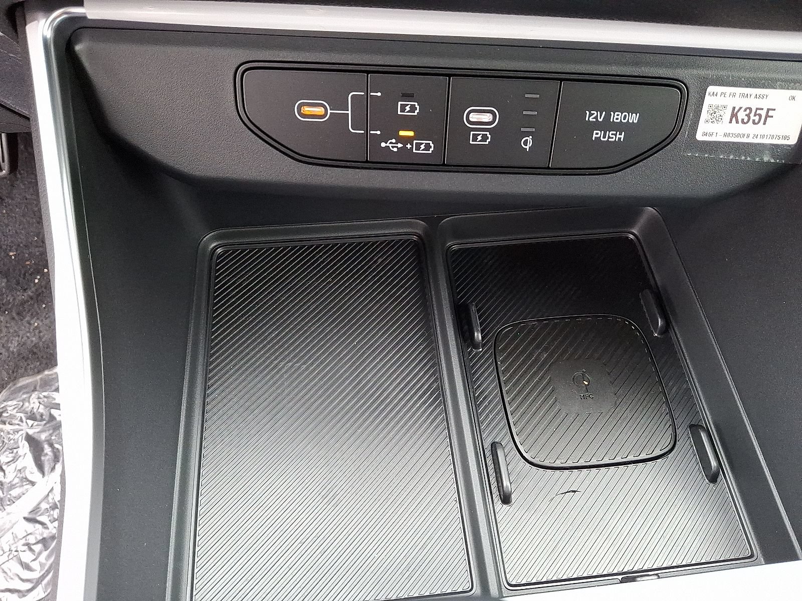 New 2025 Kia Carnival SX Prestige FWD image 23