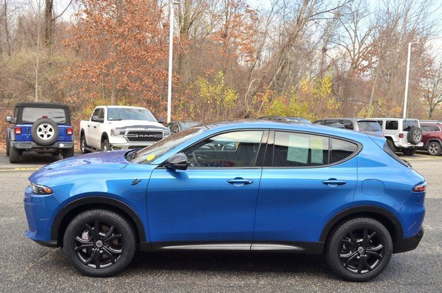 Used 2024 Dodge Hornet R/T Plus w/ Tech Pack Plus w/o Parking image 5