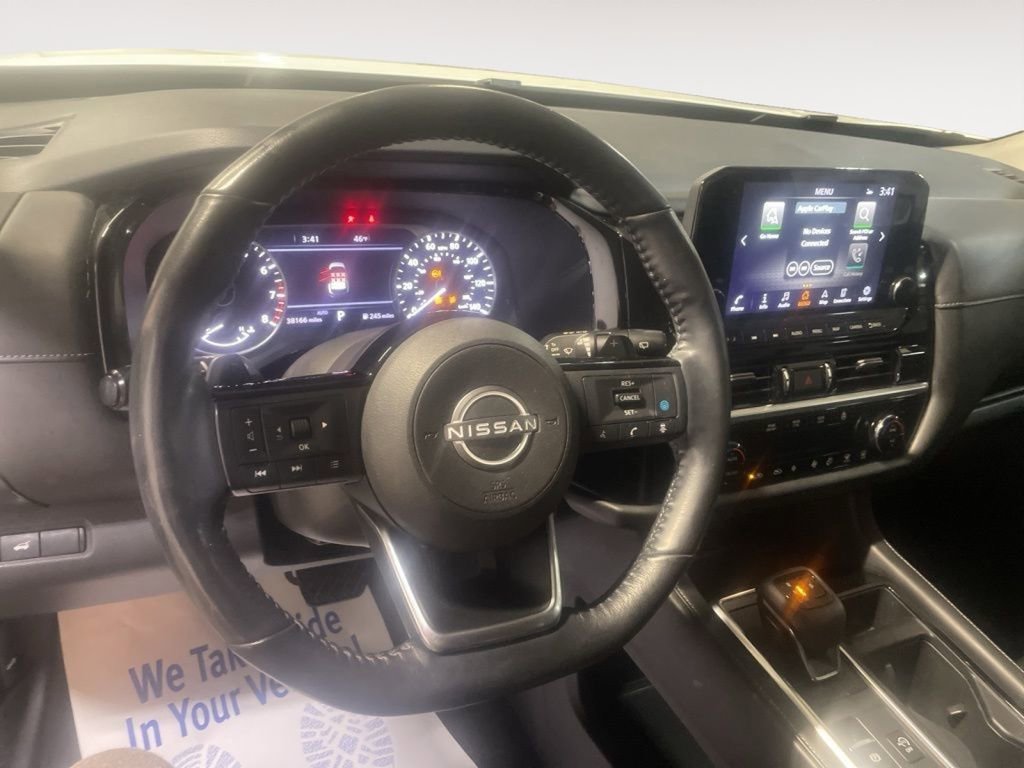 Used 2023 Nissan Pathfinder SL w/ Lighting Package (N92) image 18