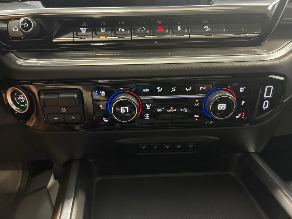Used 2025 Chevrolet Silverado 2500 High Country w/ High Country Premium Package AWD/4WD image 38