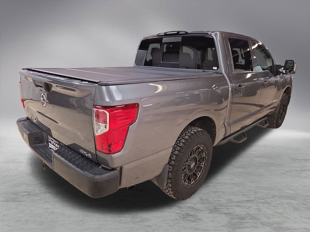 Used 2018 Nissan Titan S image 8