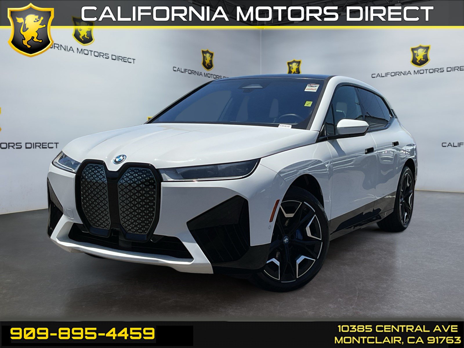 Used 2023 BMW iX xDrive50 w/ Sport Package AWD/4WD image 1