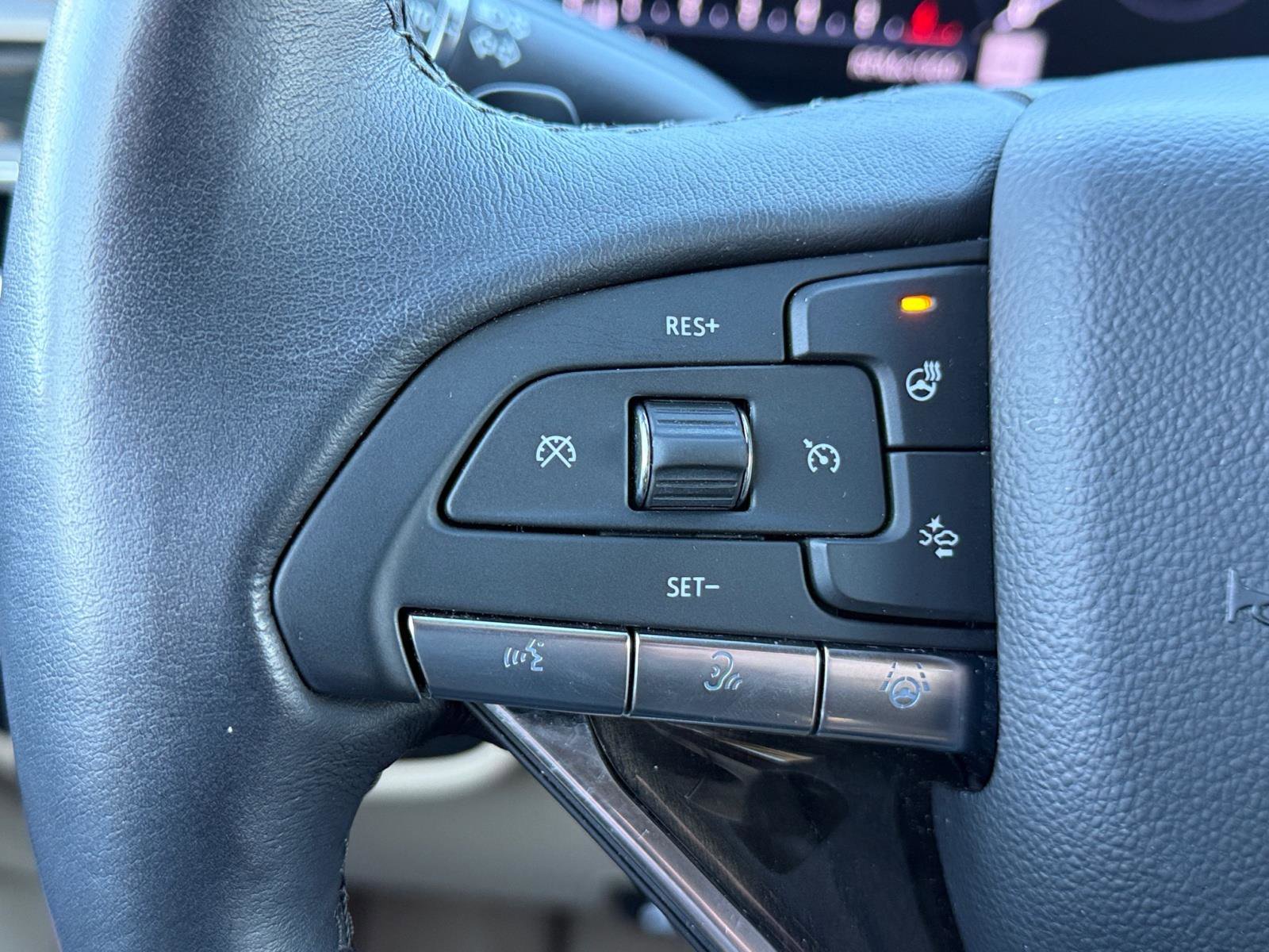 Certified 2024 Cadillac Escalade Premium Luxury image 23