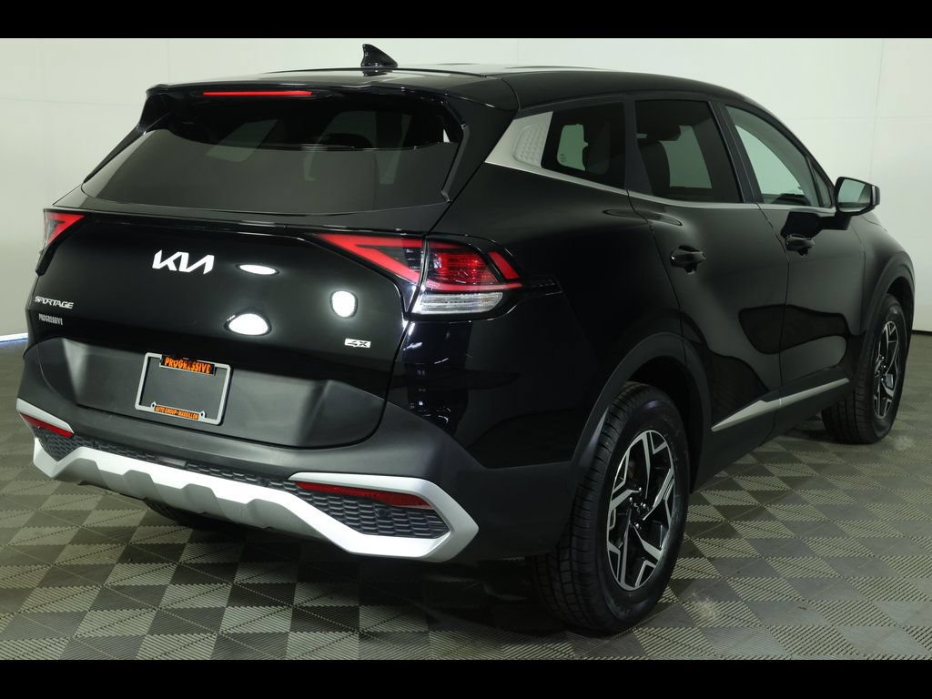 Used 2025 Kia Sportage LX AWD/4WD image 15
