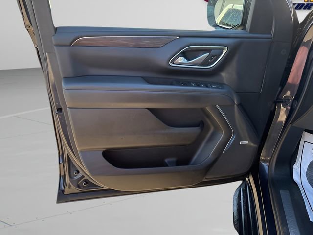 Used 2022 Chevrolet Tahoe LT w/ Luxury Package image 6