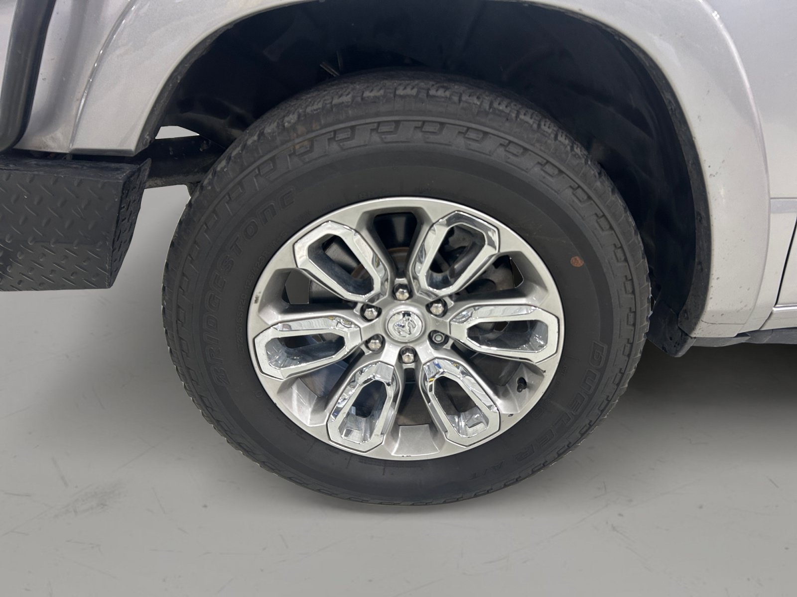 Used 2019 RAM 1500 Limited RWD image 9