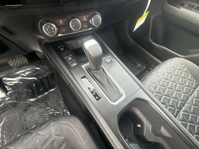 Certified 2025 Nissan Kicks SV AWD/4WD image 19