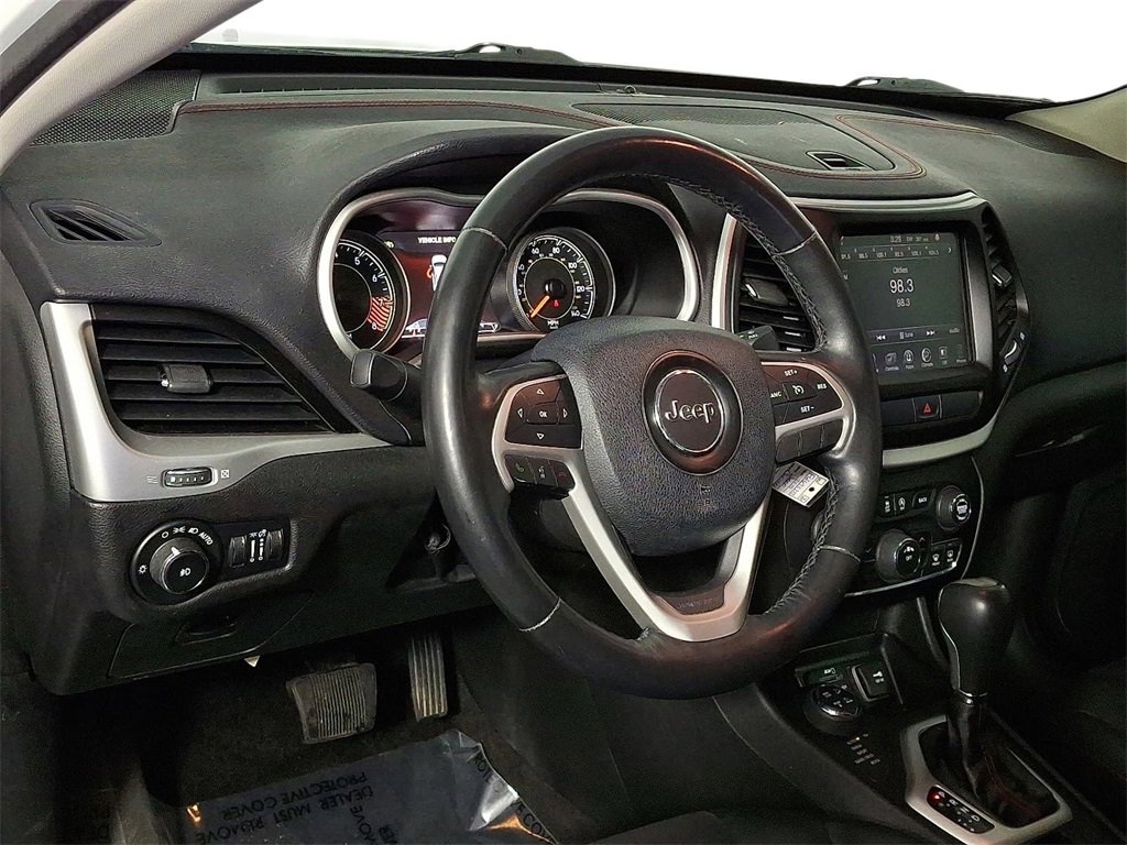 Used 2015 Jeep Cherokee Trailhawk w/ Cold Weather Group image 15