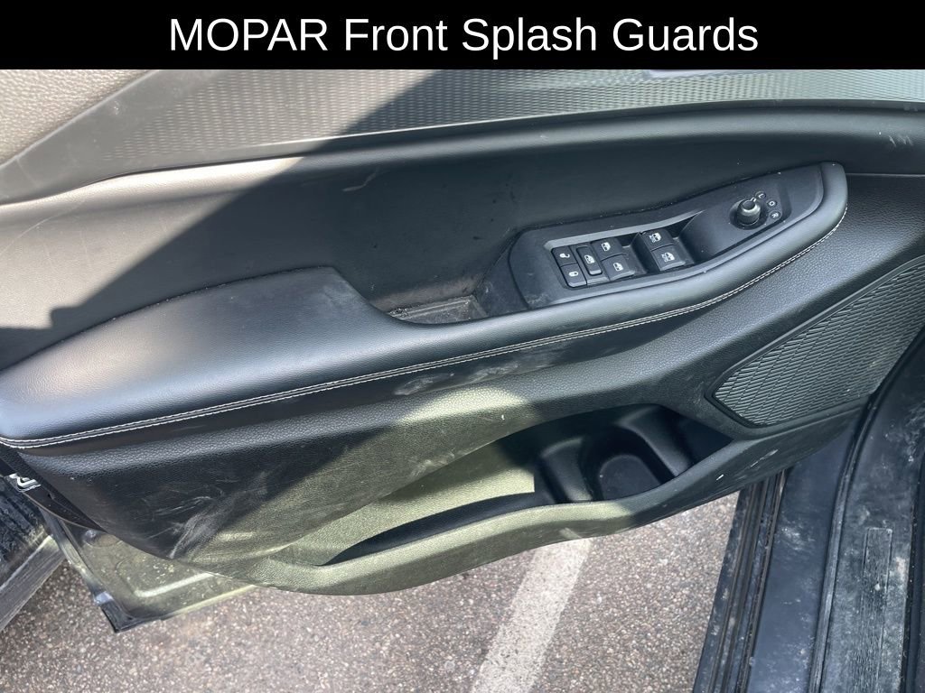 Used 2023 Jeep Grand Cherokee Altitude image 17