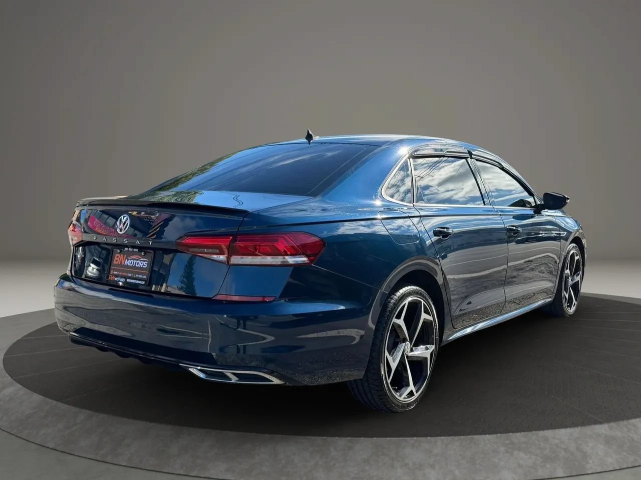 Used 2020 Volkswagen Passat 2.0T R-Line FWD image 7