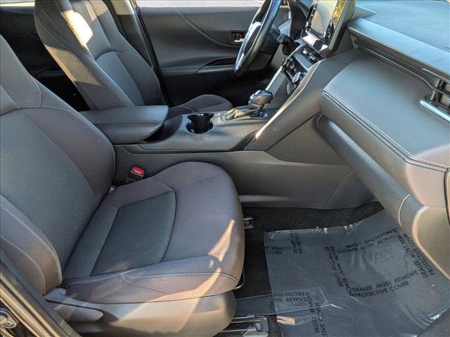 Certified 2022 Toyota Venza LE image 19