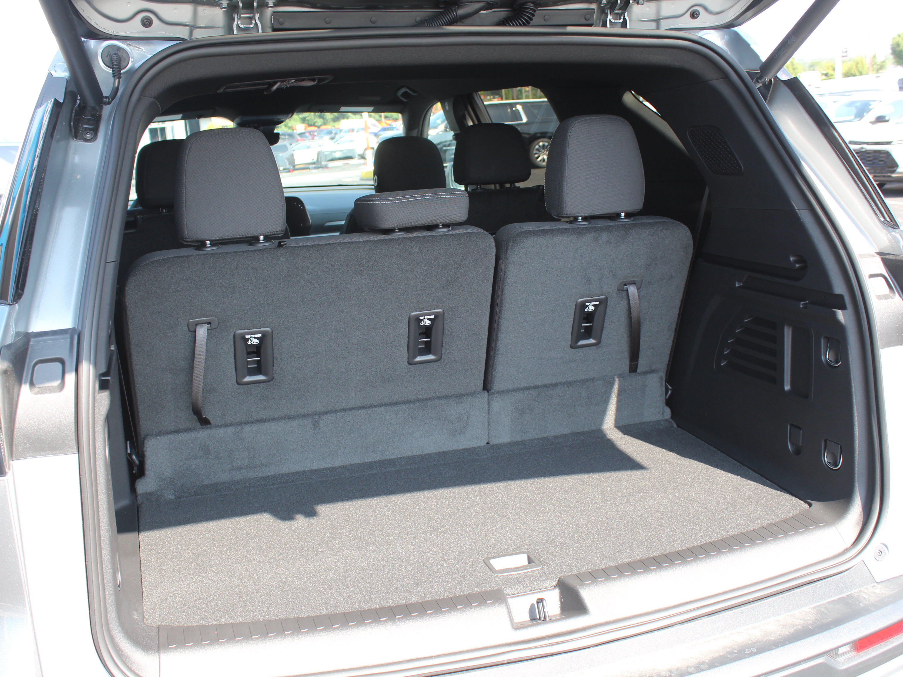 New 2027 Chevrolet Traverse LT w/ Enhanced Driving Package FWD image 28