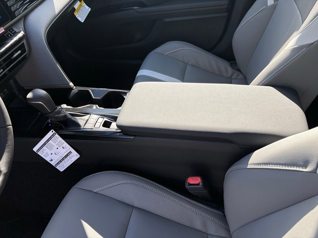 New 2026 Toyota Camry SE FWD image 17