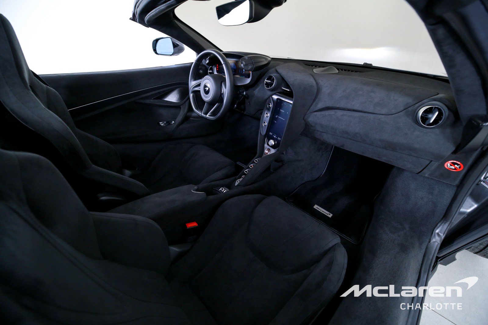 Used 2024 McLaren 750S Spider RWD image 21