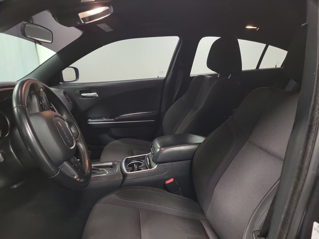 Used 2019 Dodge Charger SXT RWD image 16