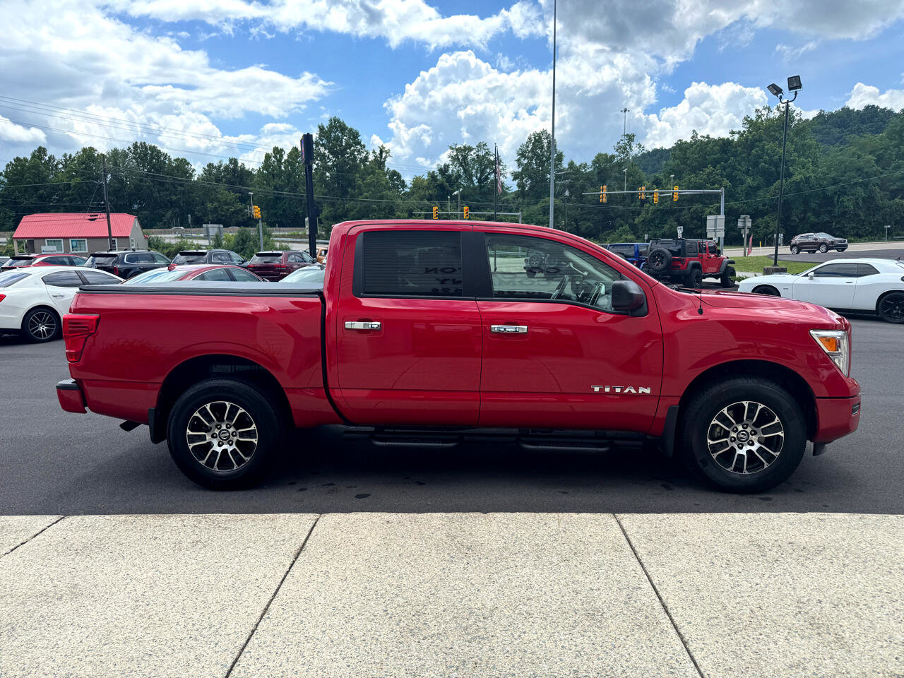 Used 2021 Nissan Titan SV w/ Accessory Utility Package image 7