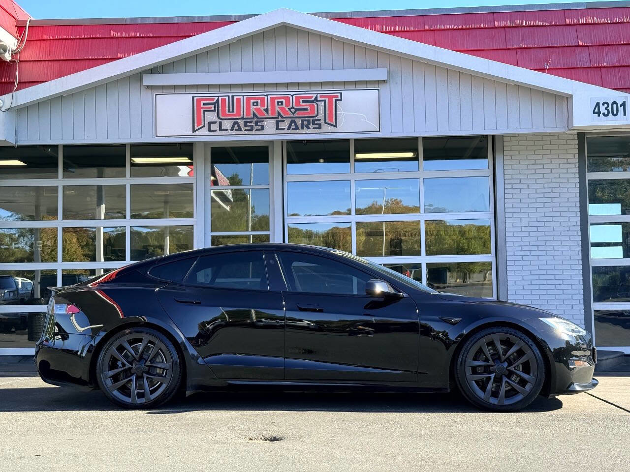 Used 2021 Tesla Model S Plaid image 2