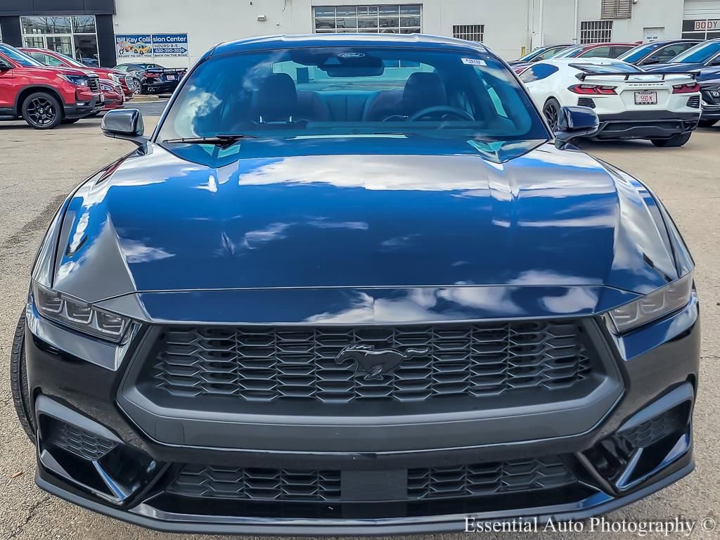 Used 2025 Ford Mustang Premium image 5