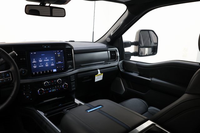 Used 2025 Ford F450 Platinum w/ FX4 Off-Road Package image 98