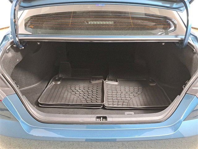 Used 2025 Toyota Camry LE w/ Convenience Package image 10