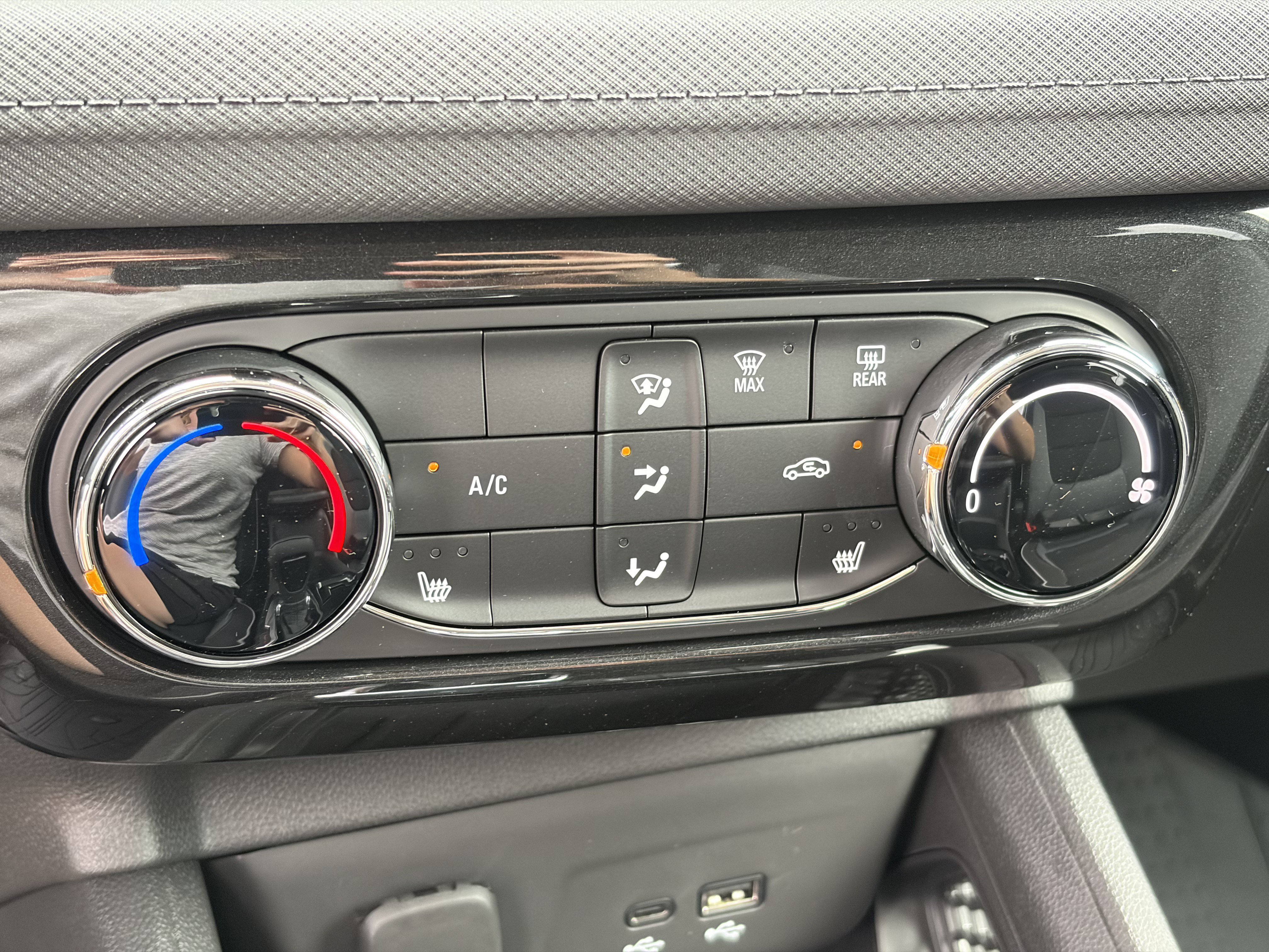 New 2026 Chevrolet TrailBlazer LT w/ LT Cold Weather Package FWD image 20