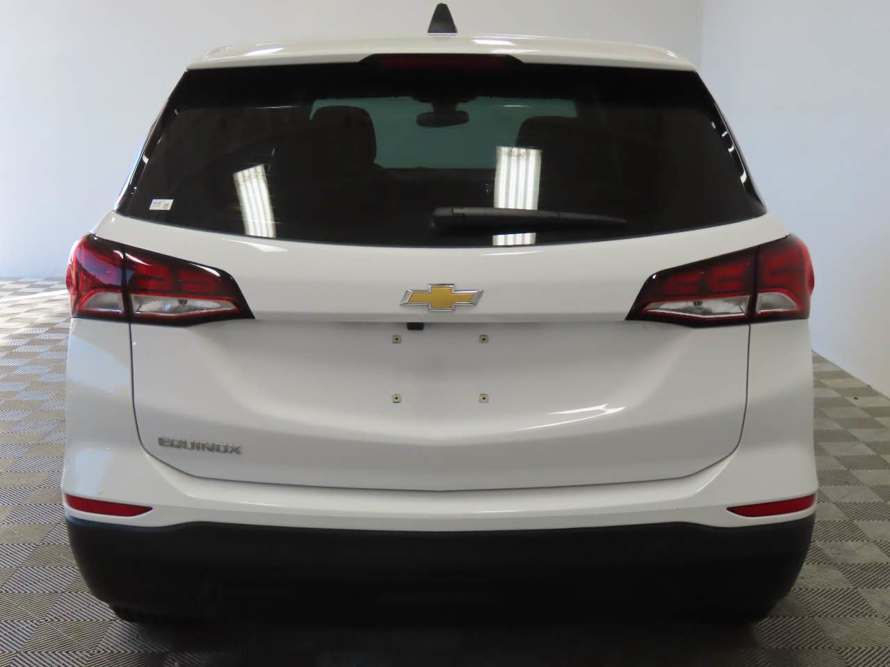 Used 2024 Chevrolet Equinox LS FWD image 4