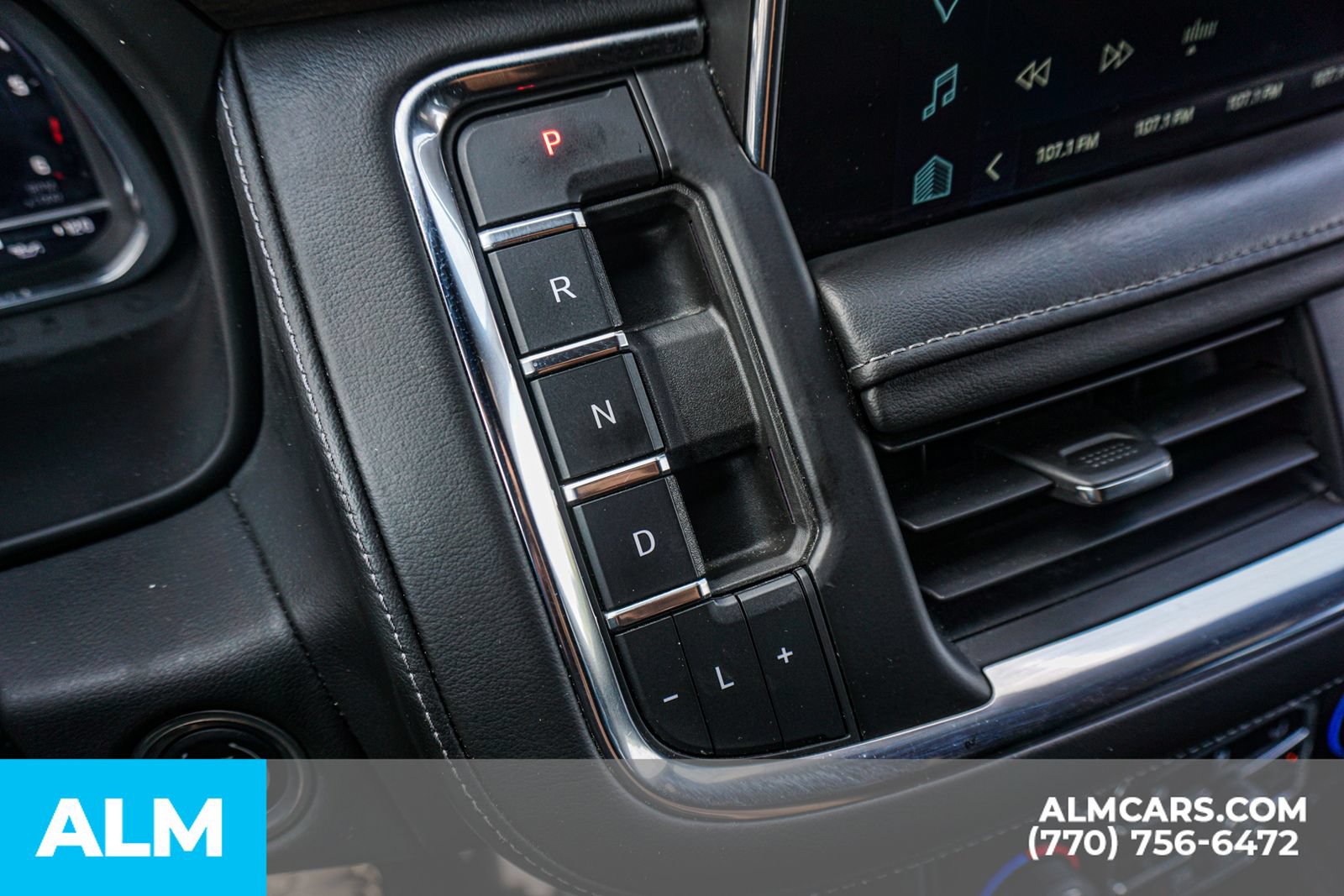 Used 2022 Chevrolet Suburban LT w/ LT Signature Package AWD/4WD image 34