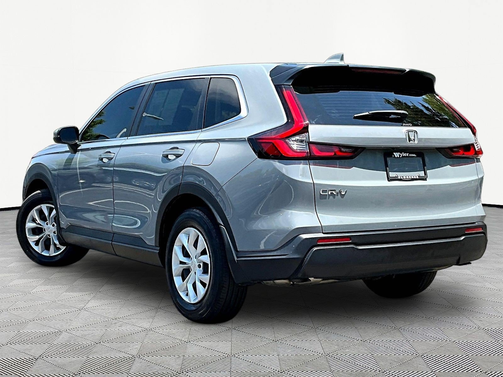 Used 2024 Honda CR-V LX image 4