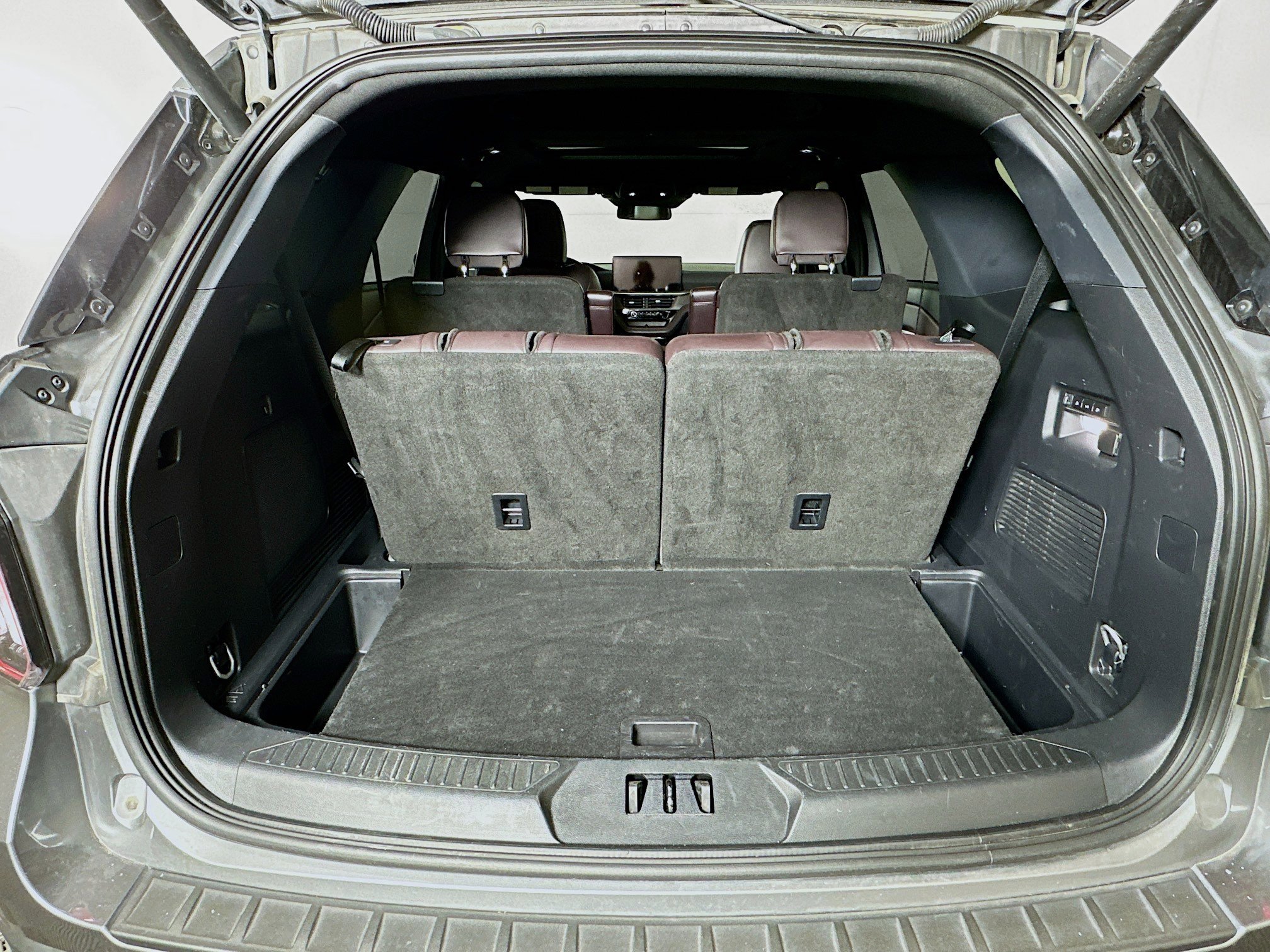 Used 2025 Ford Explorer Platinum w/ LUX Leather Package image 31