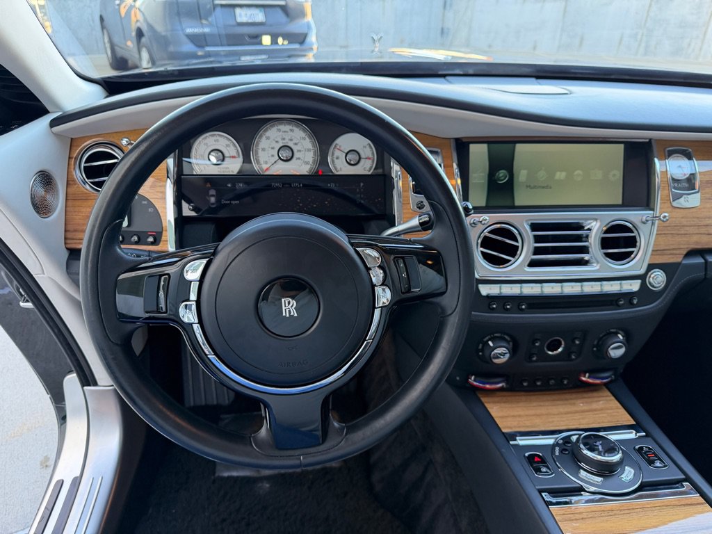 Used 2017 Rolls-Royce Wraith RWD image 17