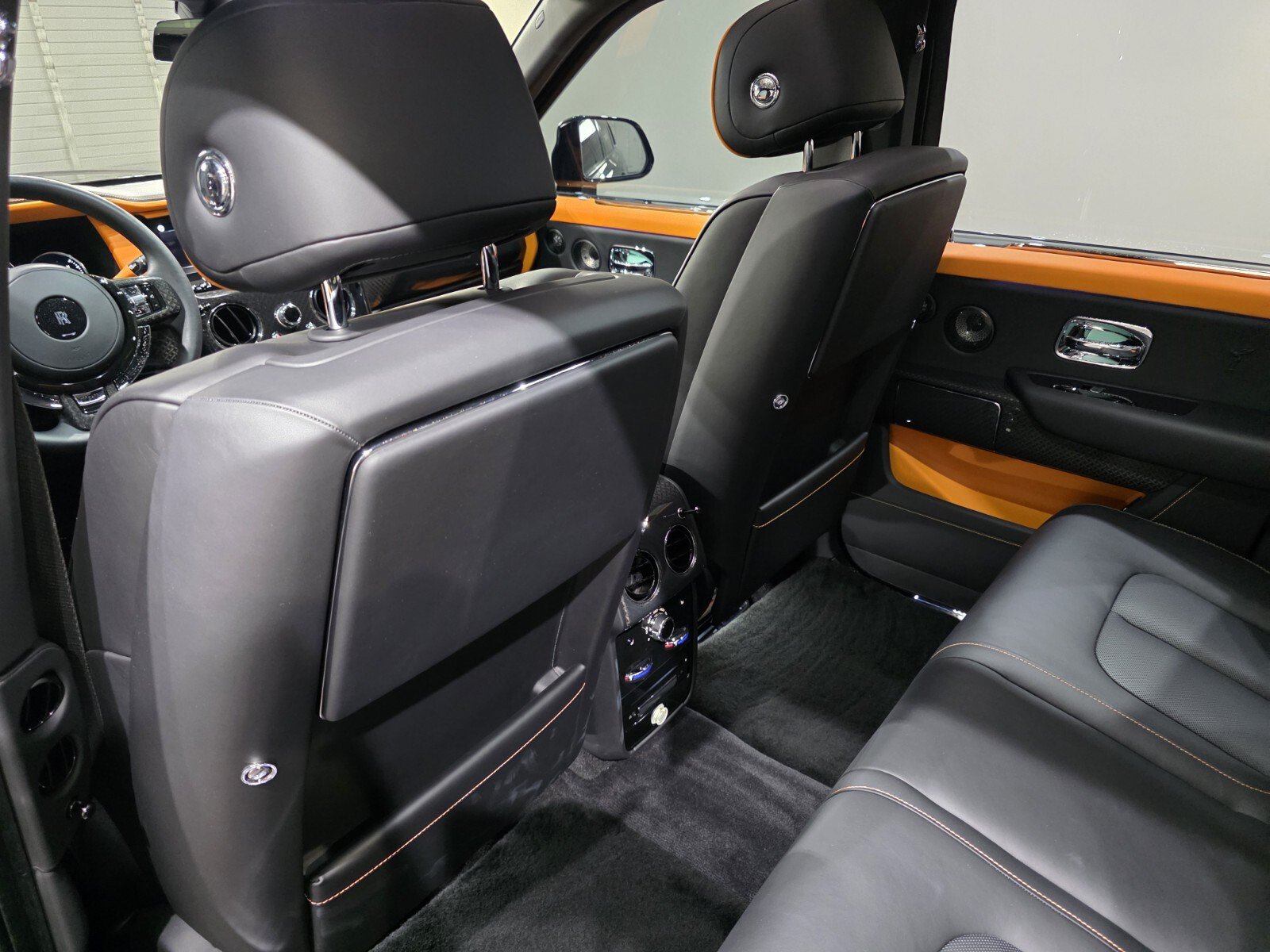 Used 2024 Rolls-Royce Cullinan Black Badge w/ Leather Finishing Pack AWD/4WD image 12