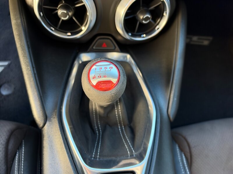 Used 2022 Chevrolet Camaro SS RWD image 33