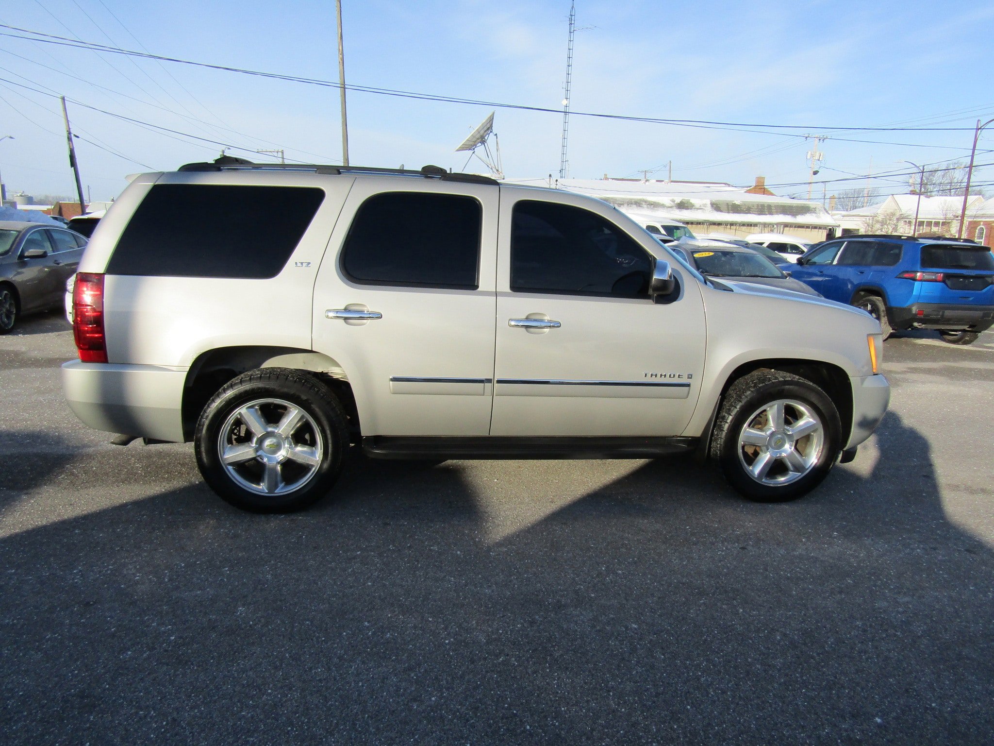 Used 2009 Chevrolet Tahoe LTZ AWD/4WD image 2