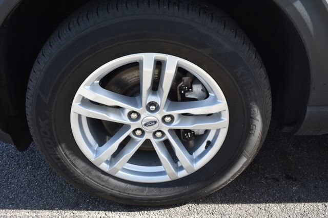 Used 2023 Ford Explorer XLT w/ Equipment Group 202A AWD/4WD image 51