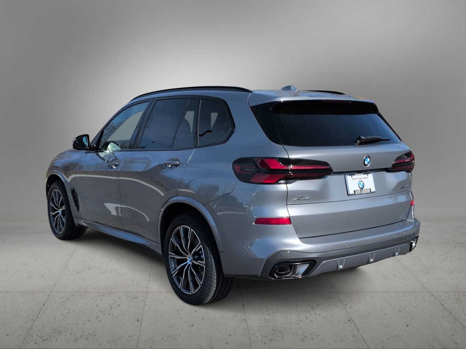 New 2026 BMW X5 xDrive40i w/ M Sport Package AWD/4WD image 6