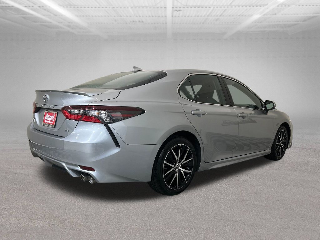 Used 2024 Toyota Camry SE FWD image 5