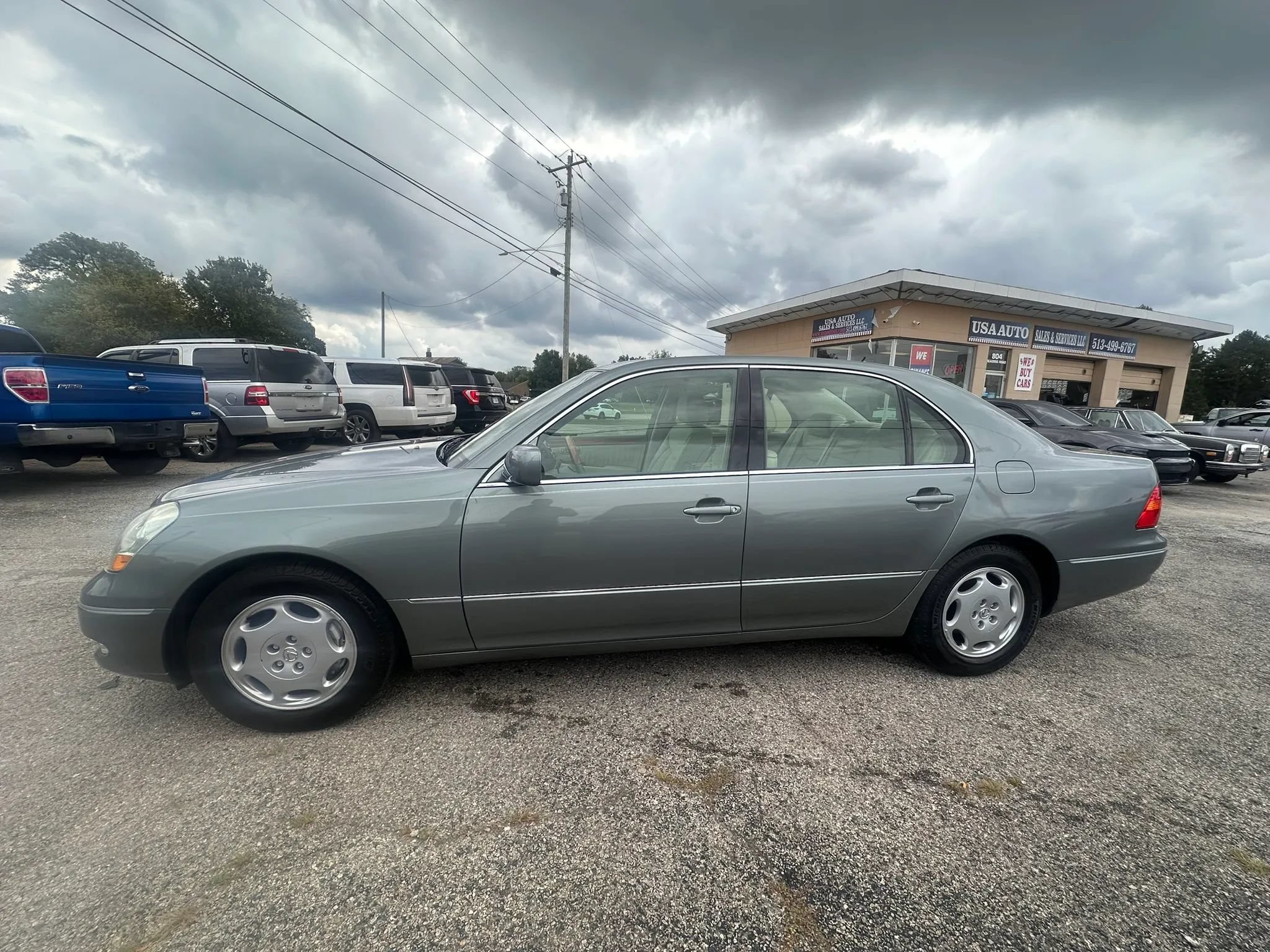 Used 2001 Lexus LS 430 RWD image 3