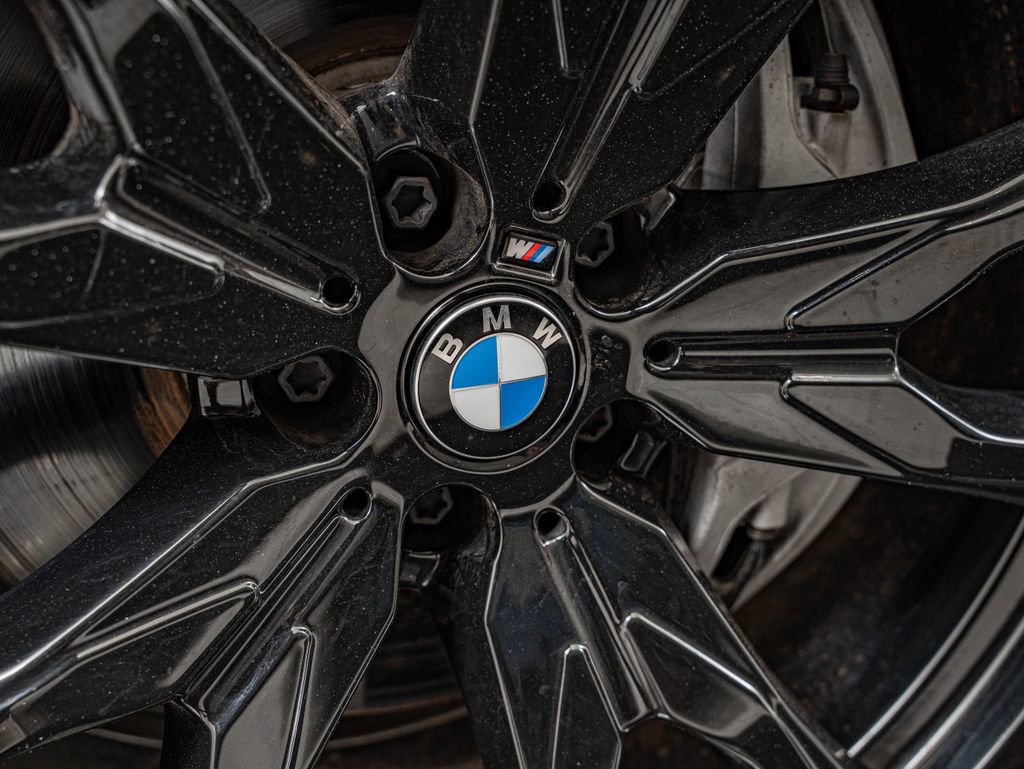 Used 2025 BMW X7 xDrive40i w/ M Sport Package AWD/4WD image 11