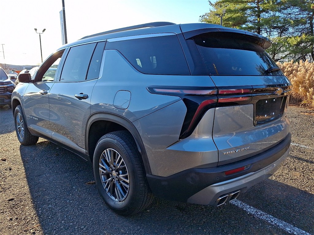 Certified 2025 Chevrolet Traverse LT image 4
