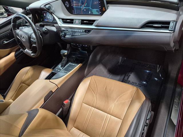 Used 2019 Lexus ES 300h w/ Accessory Package 2 FWD image 23