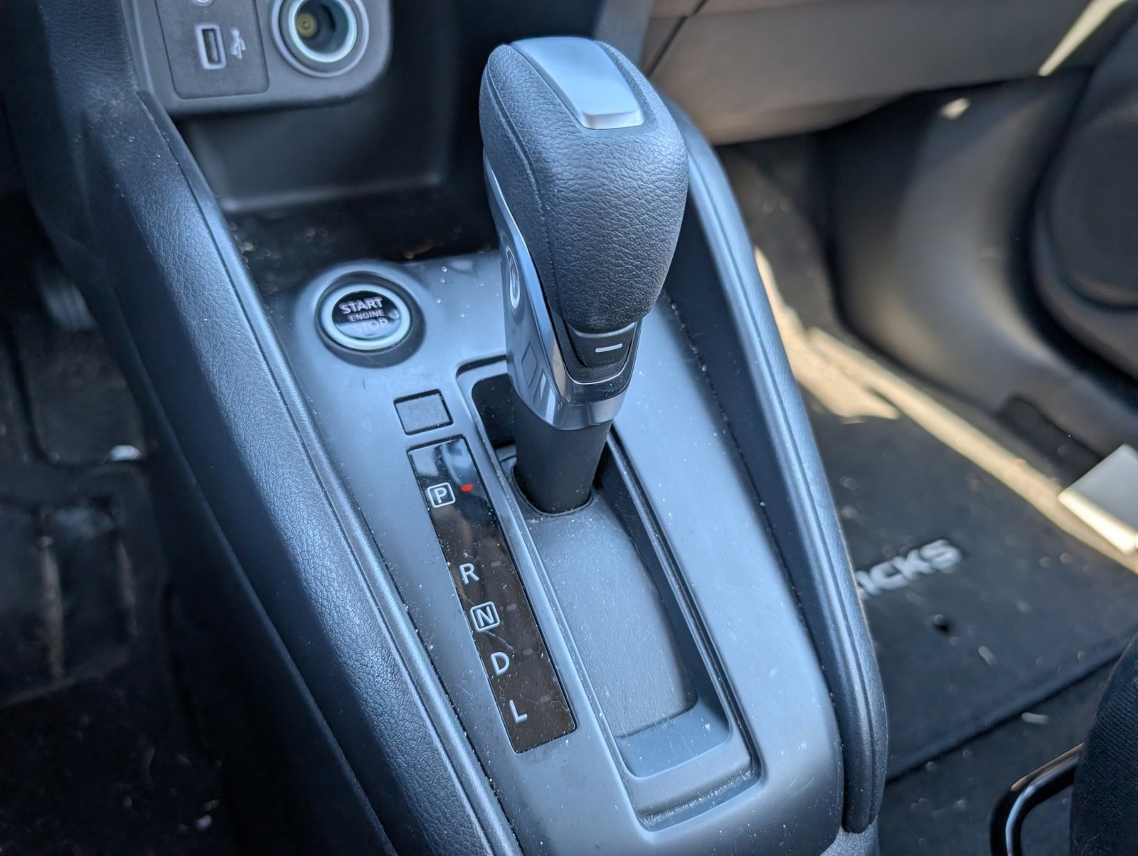 Used 2024 Nissan Kicks S image 11