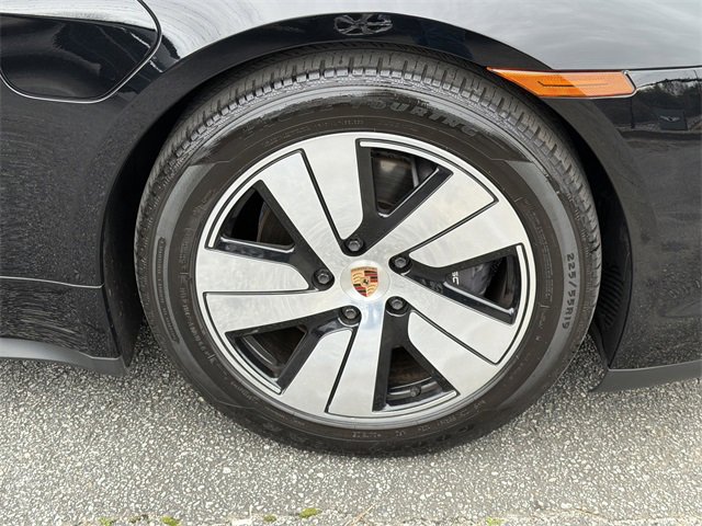 Used 2023 Porsche Taycan image 12